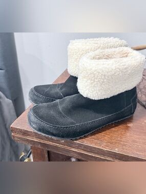 SOREL Women's Go Stumptown Bootie, black and cream. Sz 7